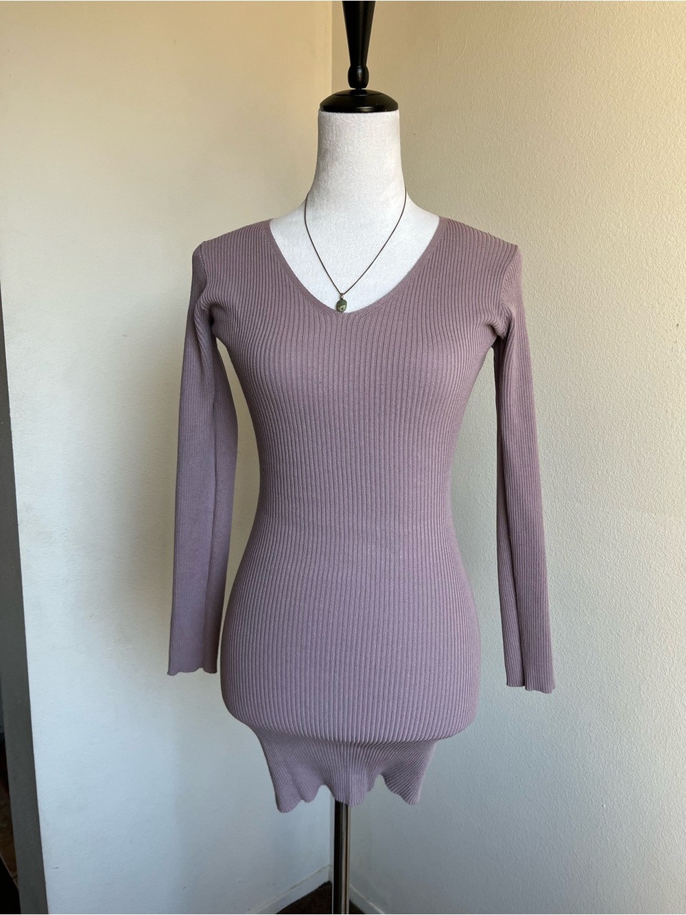 Lavender Ribbed V-Neck Bodycon Sweater Dress size small